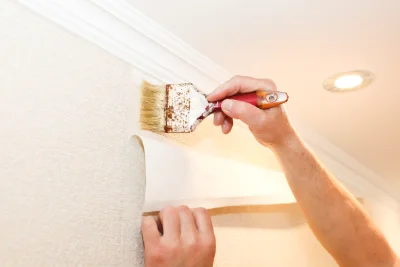 Pose de papier peint au Petit-Pressigny — revêtements muraux et toiles de verre